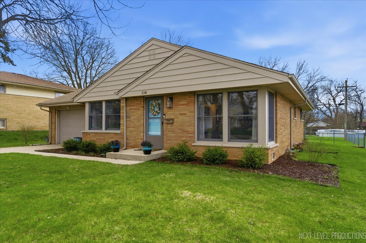 116 Briar Lane, North Aurora, IL 60542