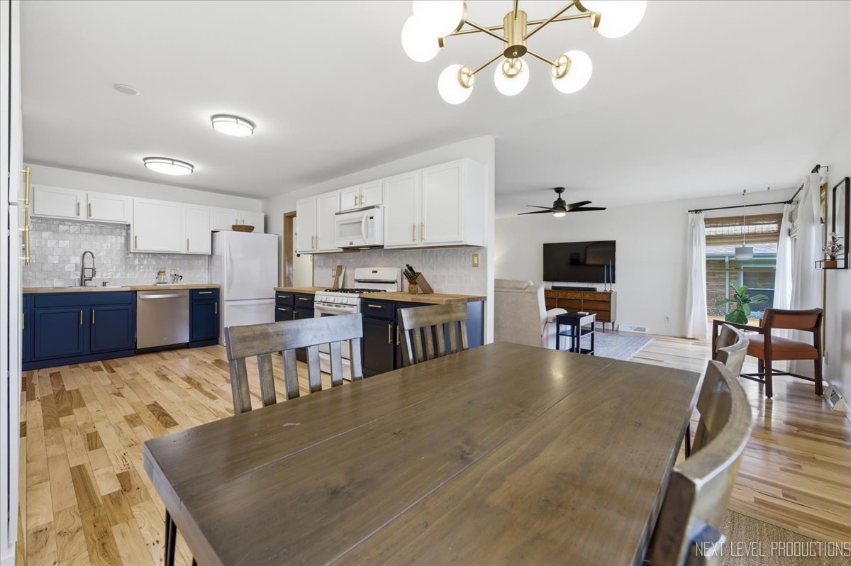 116 Briar Lane, North Aurora, IL 60542