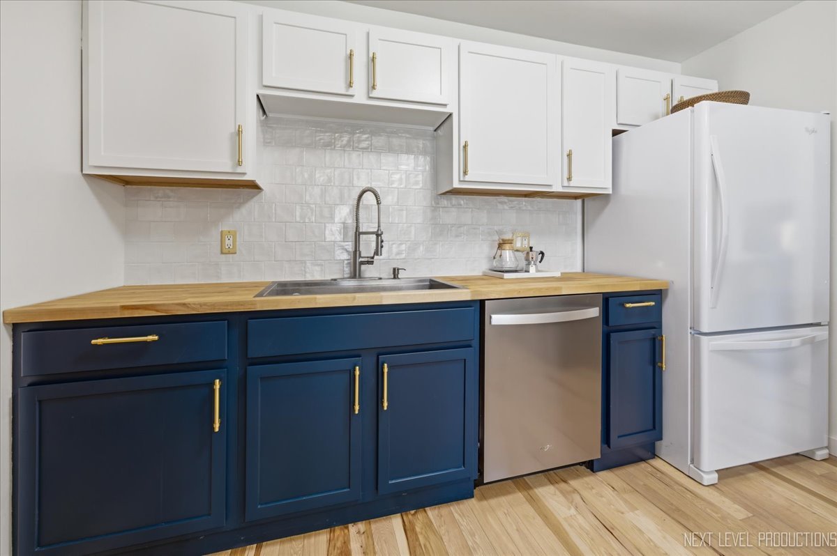 116 Briar Lane, North Aurora, IL 60542