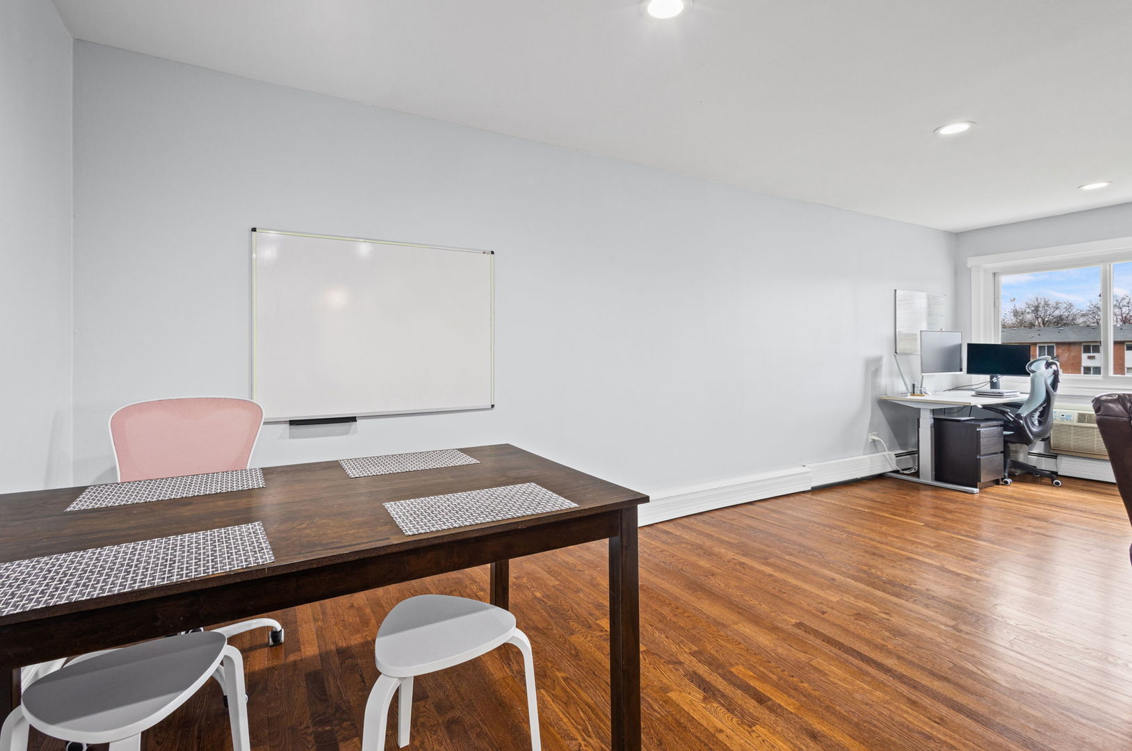 9460 Dee Road #2H, Des Plaines, IL 60016