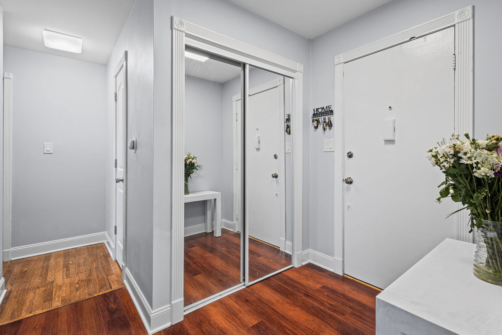 9460 Dee Road #2H, Des Plaines, IL 60016