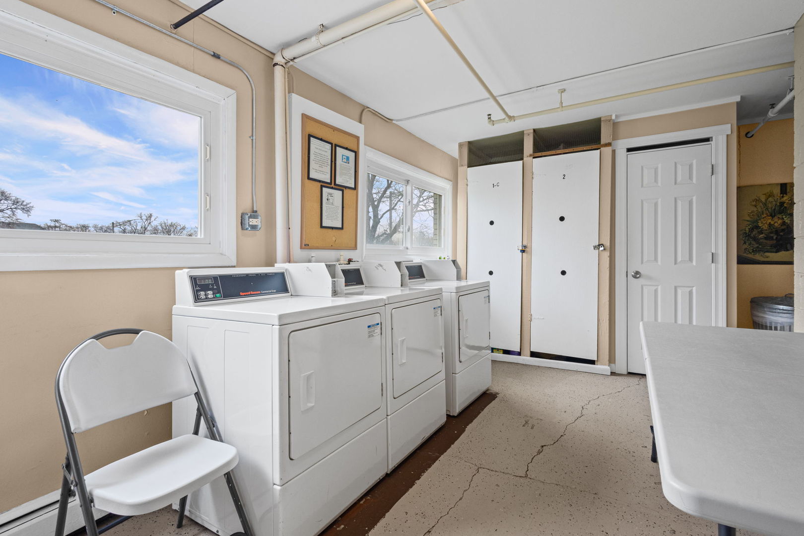 9460 Dee Road #2H, Des Plaines, IL 60016