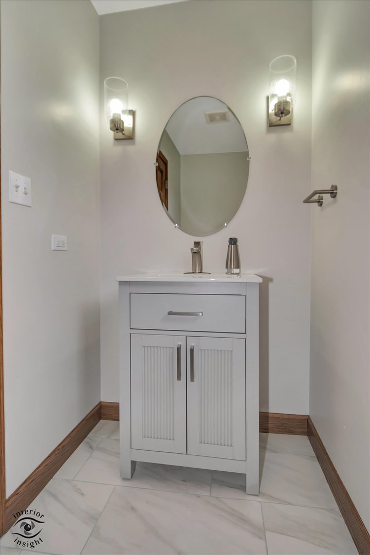 18011 S Haas Road, Mokena, IL 60448