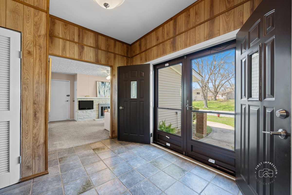 2935 Shepherd Court, Woodridge, IL 60517