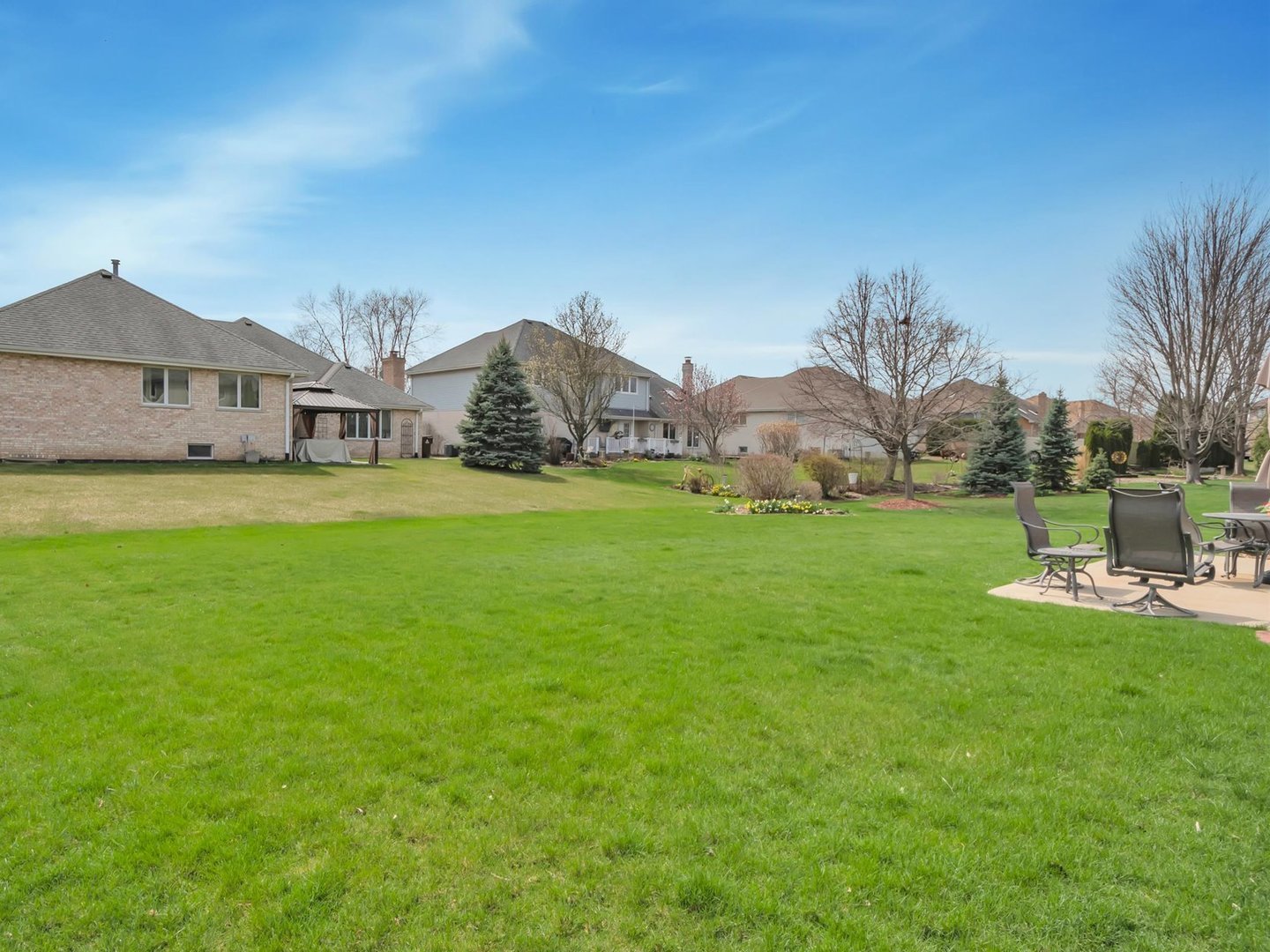 9219 Greenwood Drive, Tinley Park, IL 60487