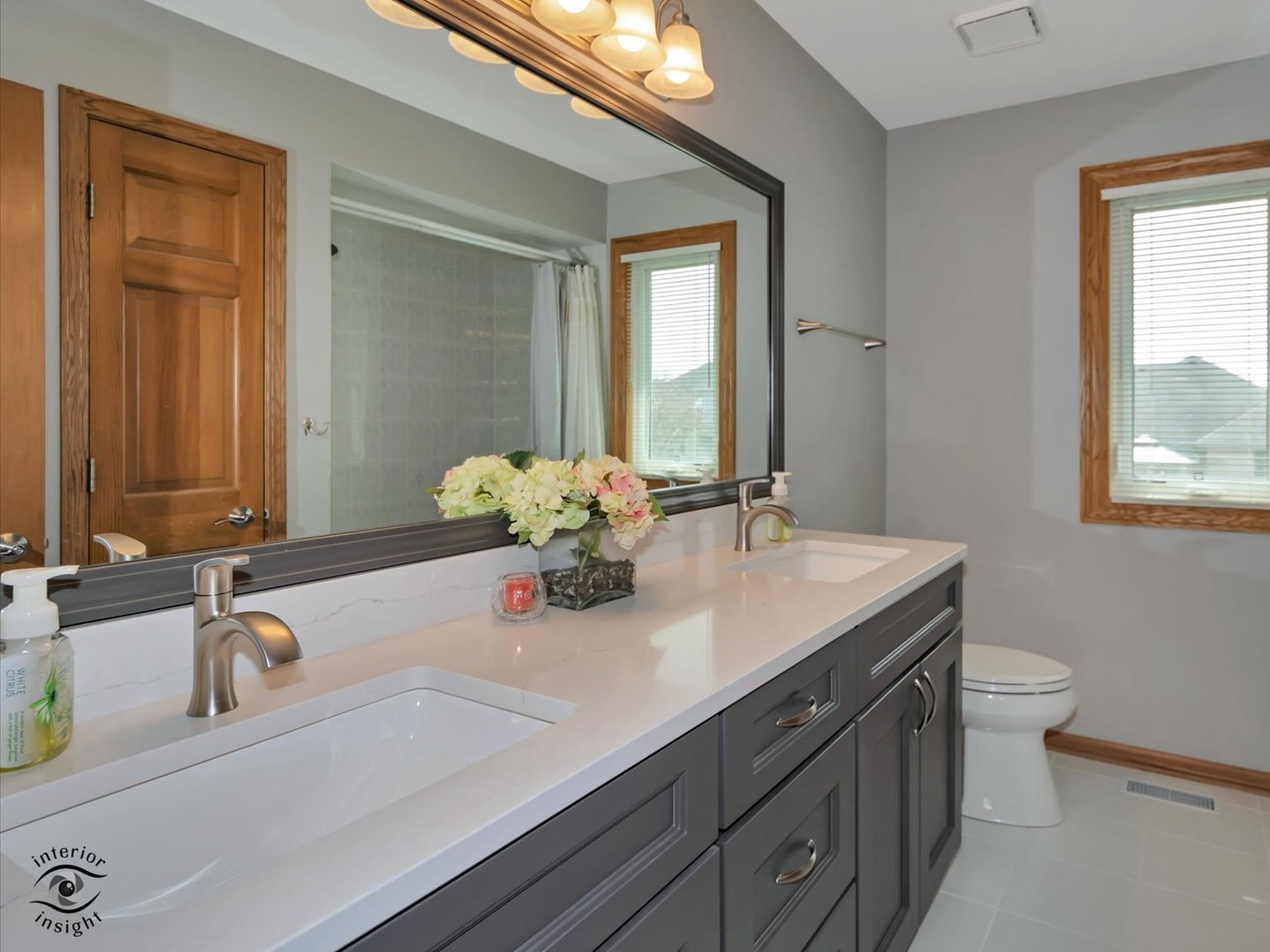 9219 Greenwood Drive, Tinley Park, IL 60487