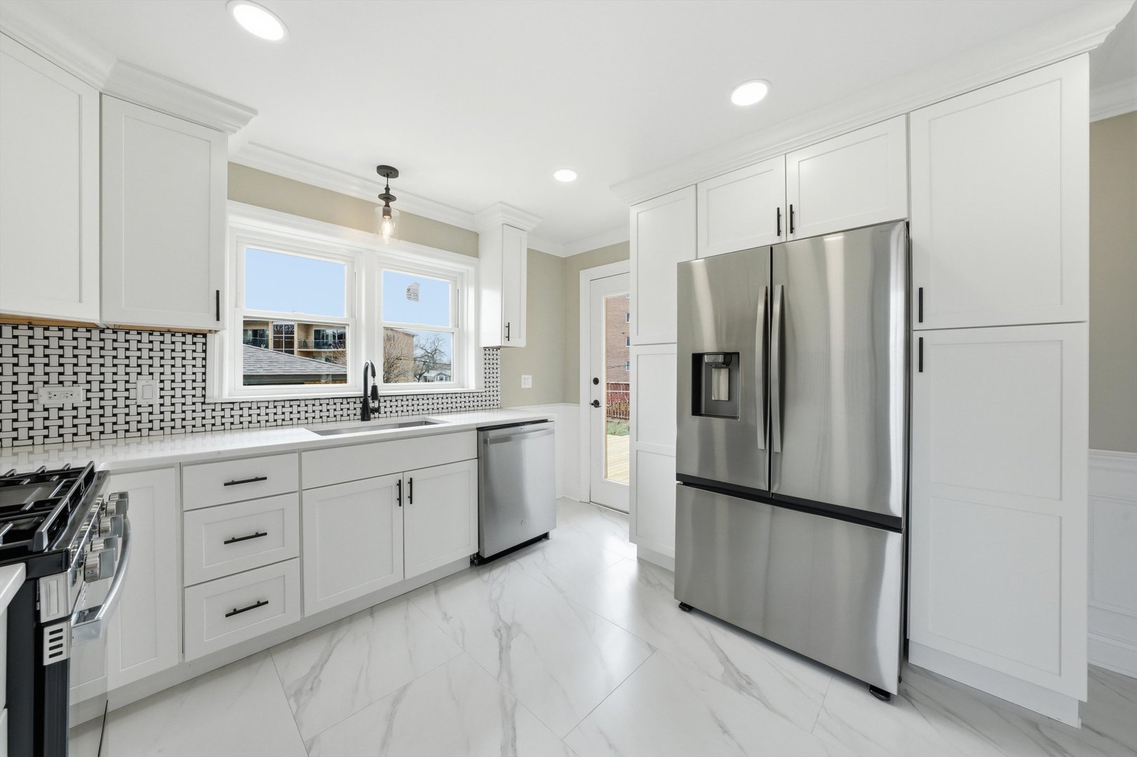 4728 W 99th Place, Oak Lawn, IL 60453