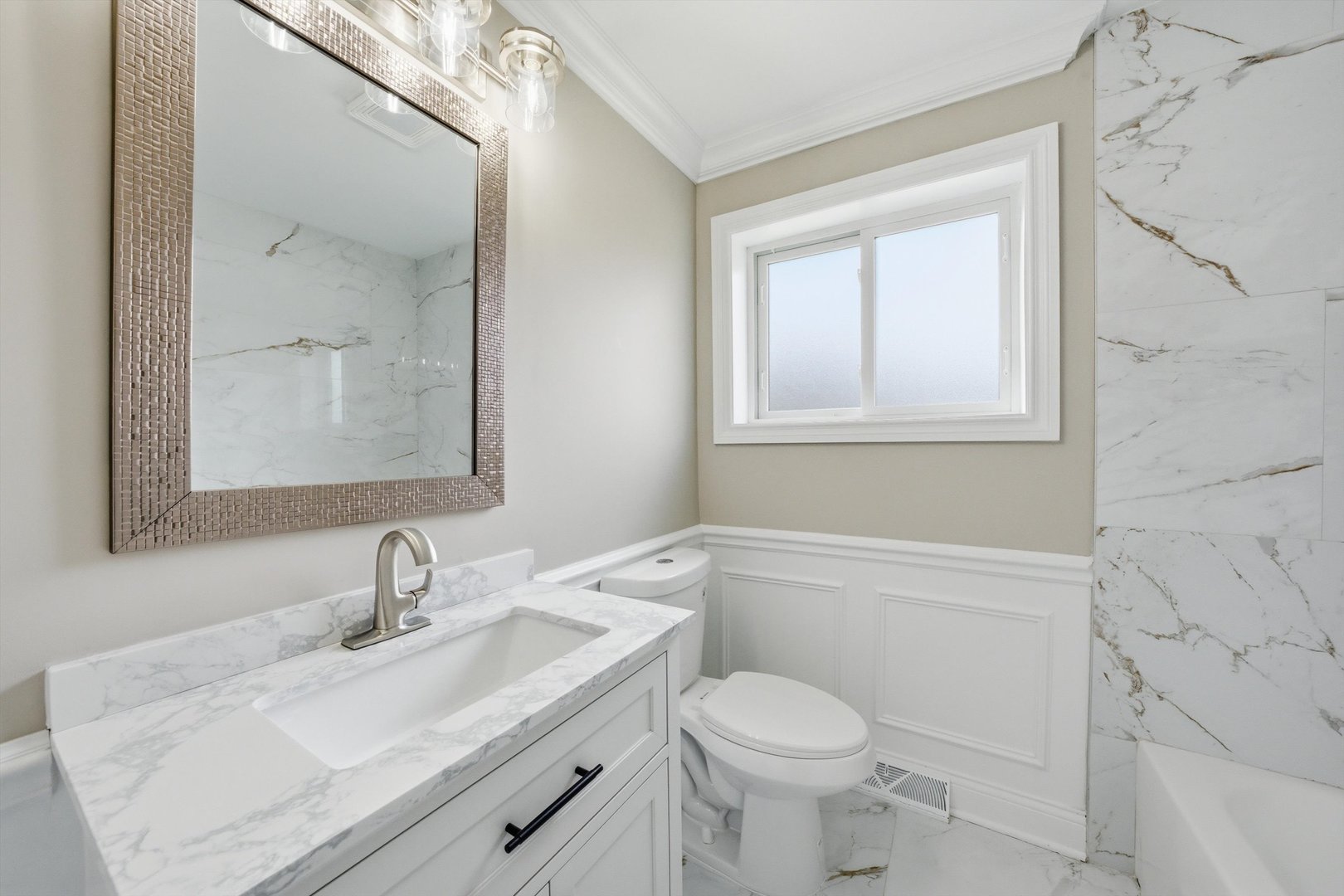 4728 W 99th Place, Oak Lawn, IL 60453