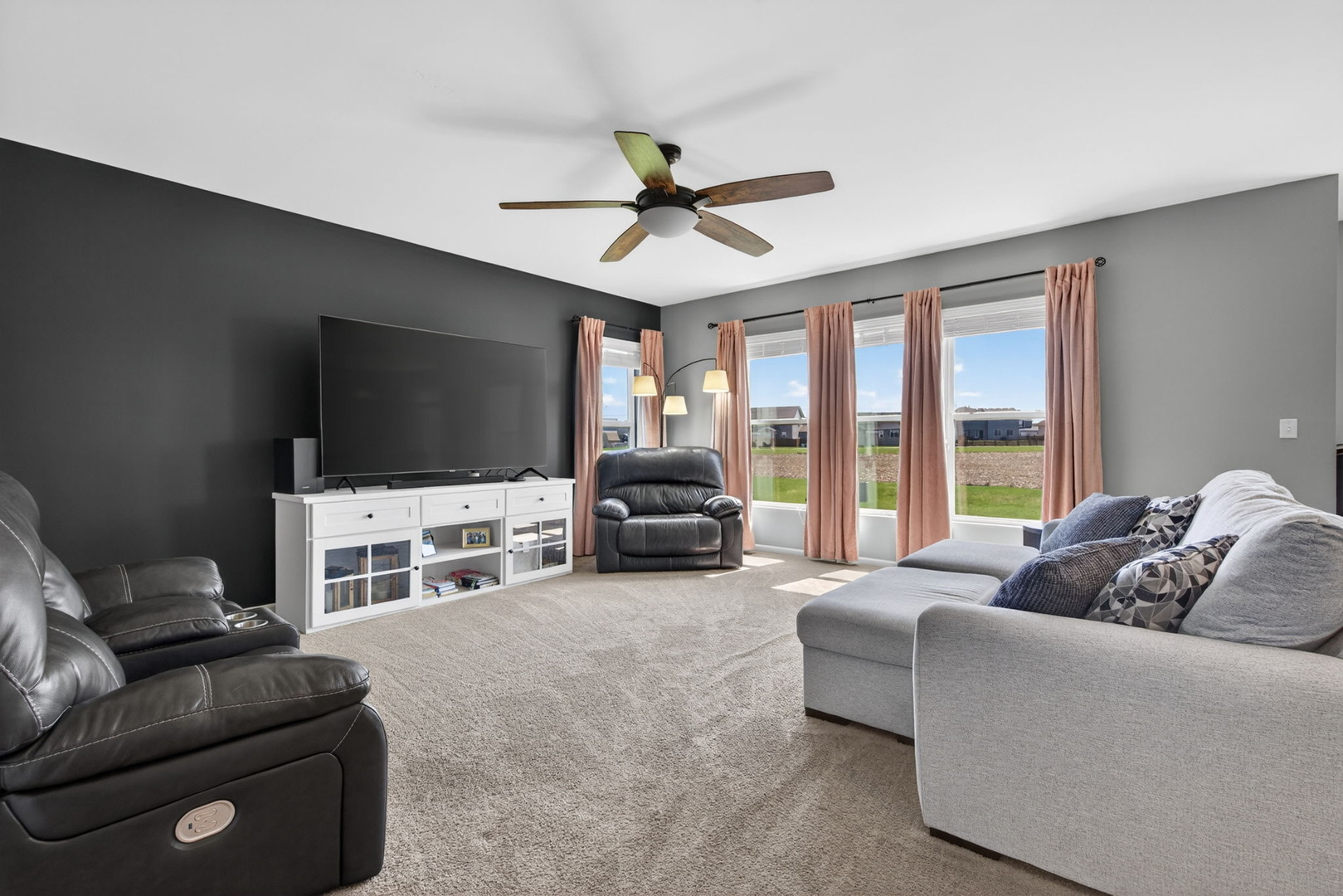 26525 W Old Stage Lane, Channahon, IL 60410