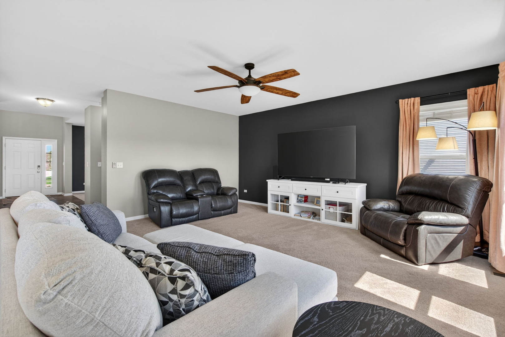 26525 W Old Stage Lane, Channahon, IL 60410