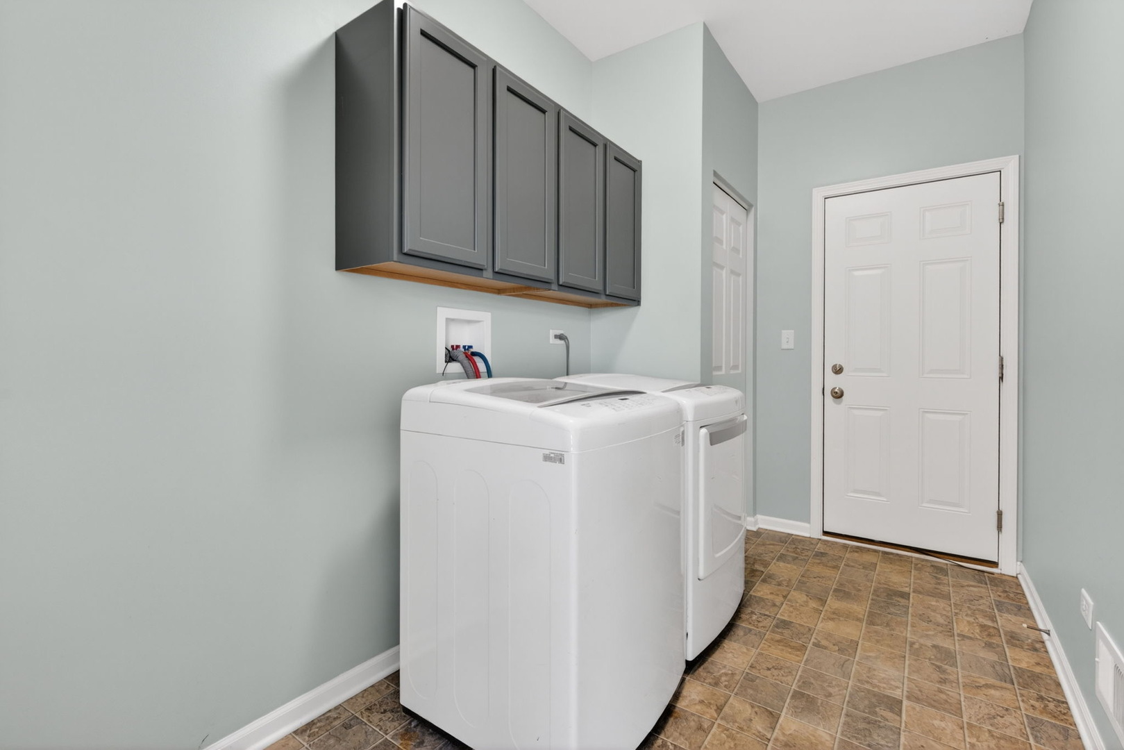 26525 W Old Stage Lane, Channahon, IL 60410