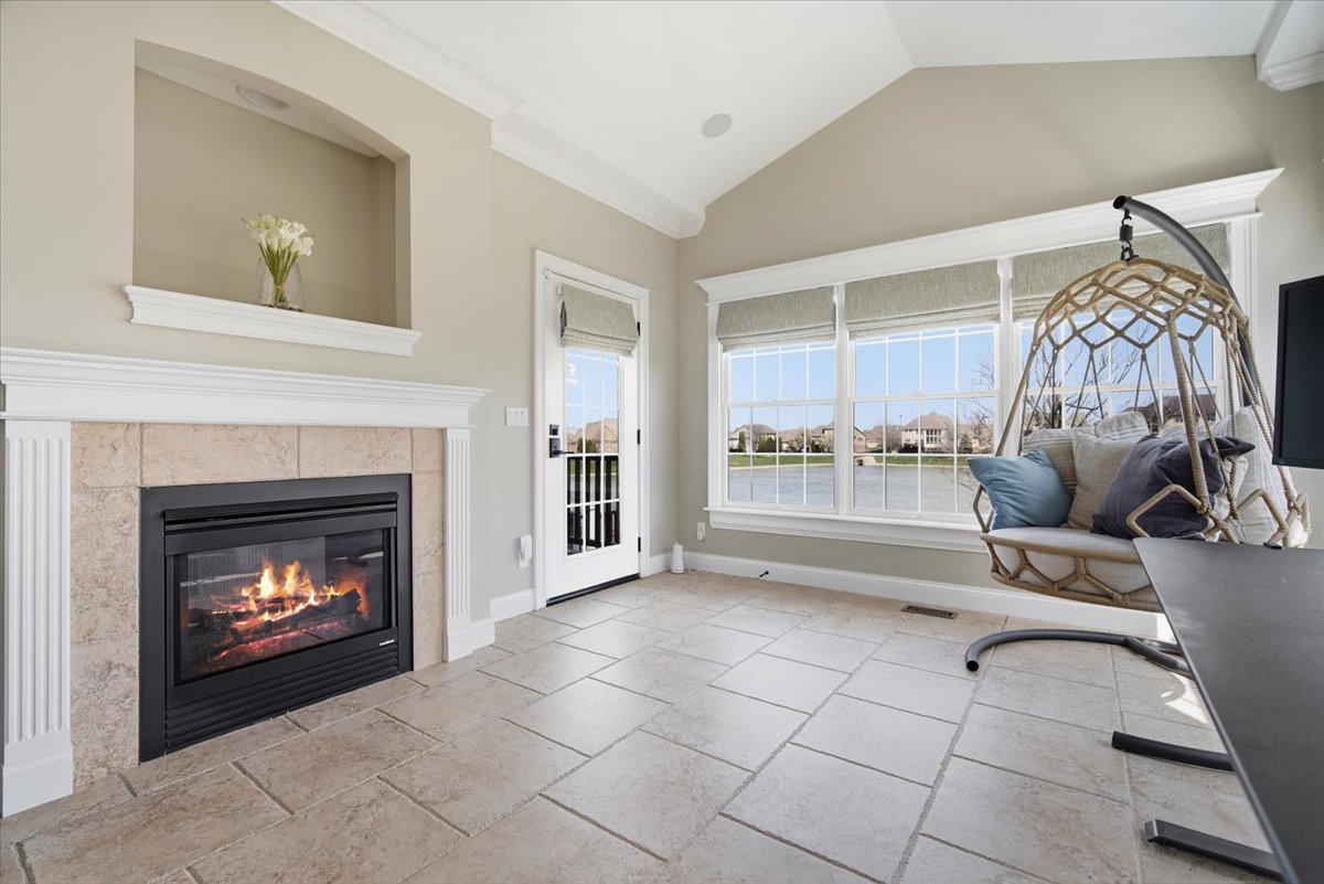 5 Mackenzie Court, Bloomington, IL 61704