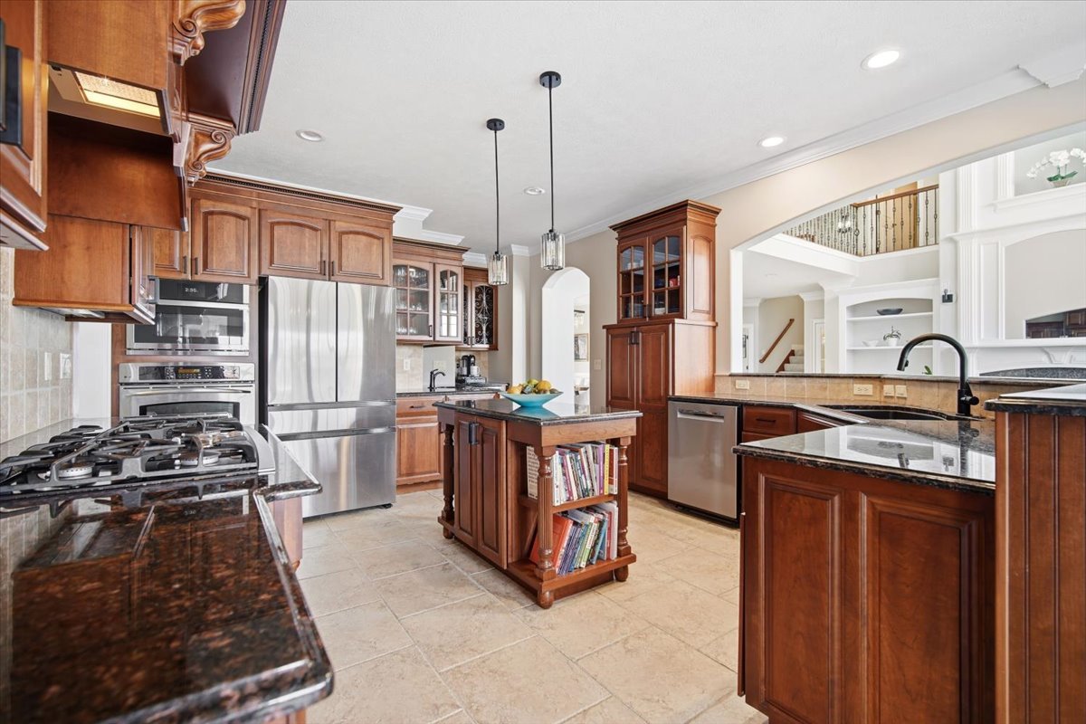 5 Mackenzie Court, Bloomington, IL 61704