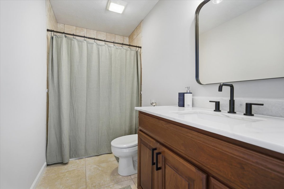 5 Mackenzie Court, Bloomington, IL 61704