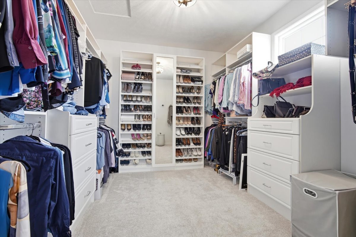 5 Mackenzie Court, Bloomington, IL 61704