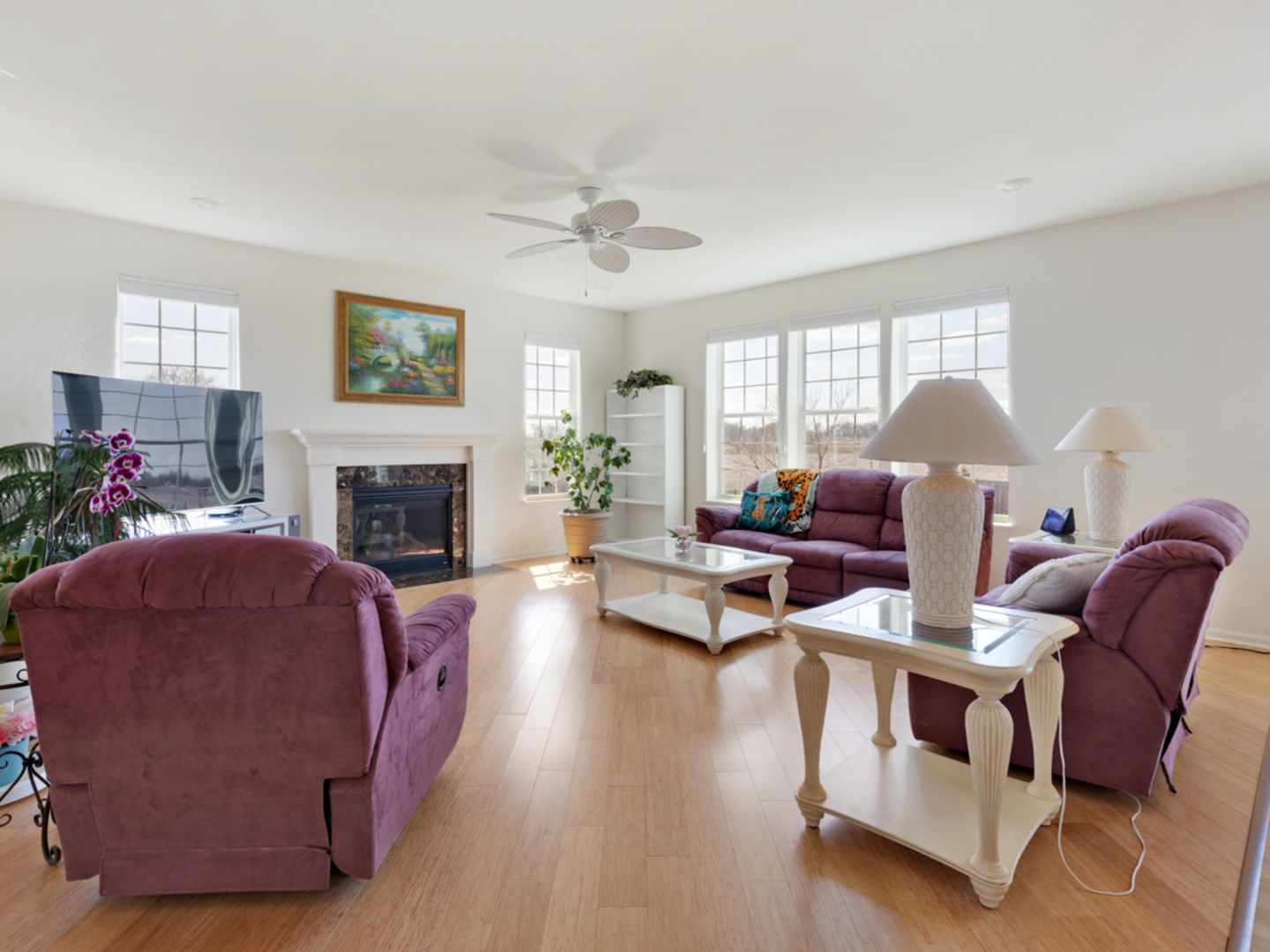 1812 Empress Drive, Elgin, IL 60124