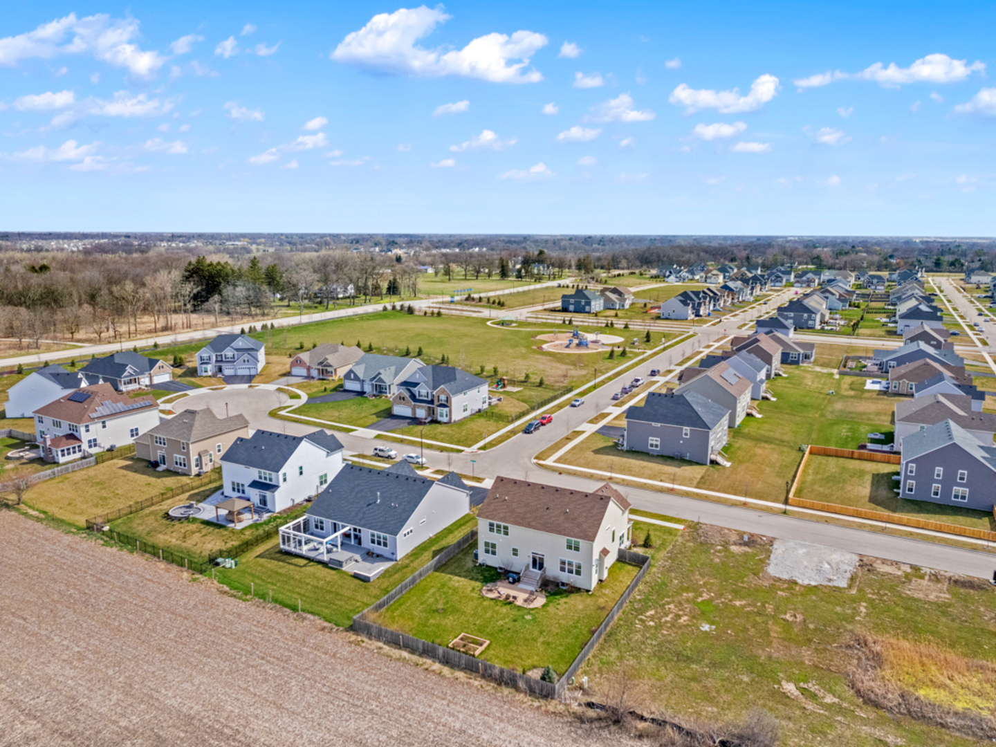 1812 Empress Drive, Elgin, IL 60124