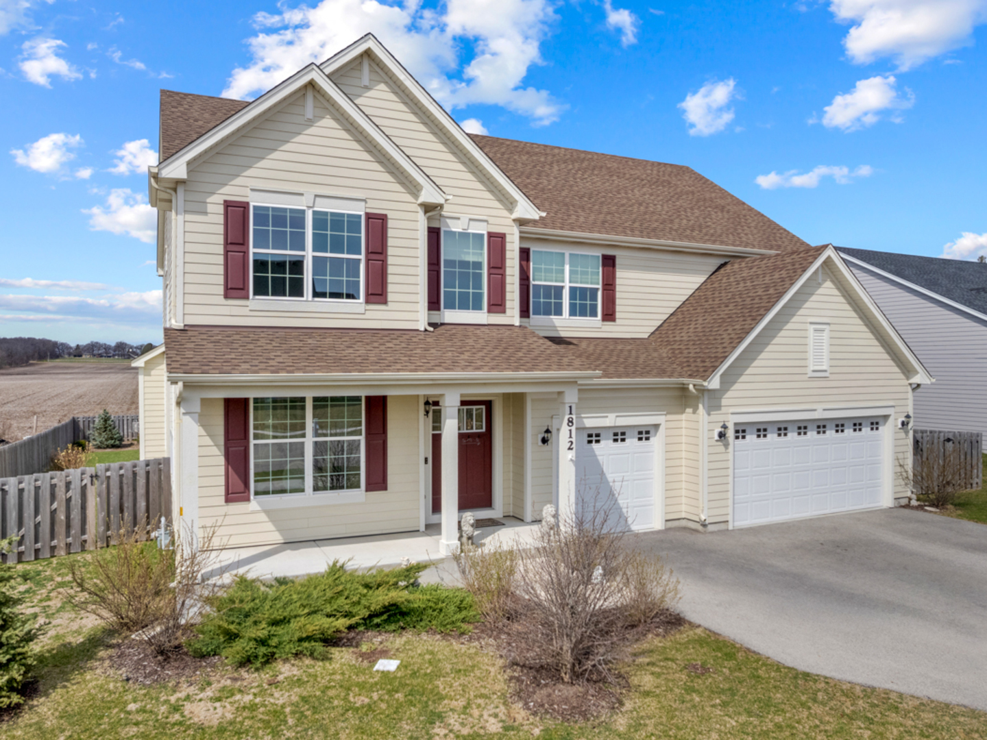 1812 Empress Drive, Elgin, IL 60124