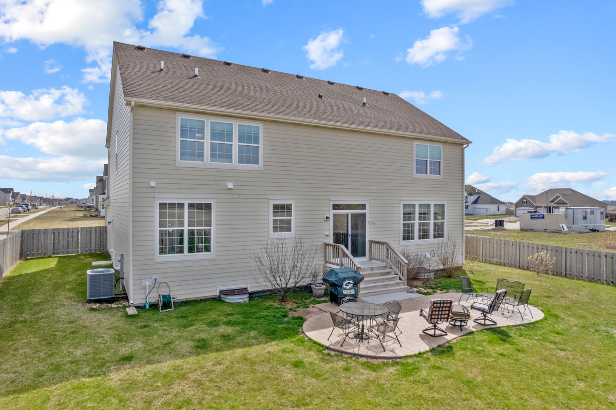 1812 Empress Drive, Elgin, IL 60124