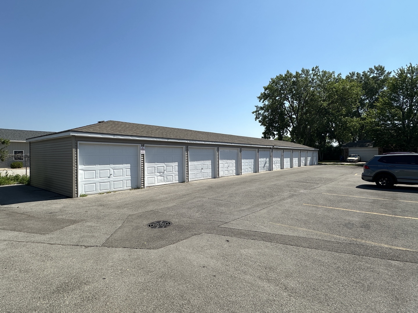 2390 Bicentennial Avenue #4, Crest Hill, IL 60403