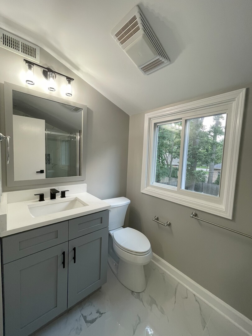 1459 Eastwood Avenue, Highland Park, IL 60035