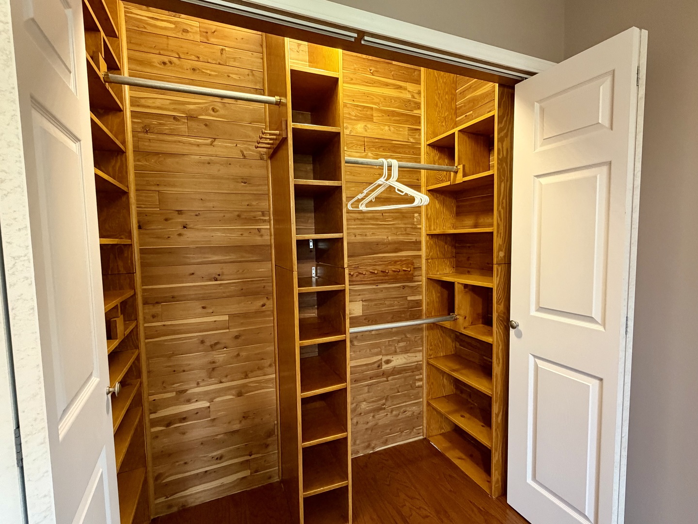 702 S Grant Street, Clinton, IL 61727