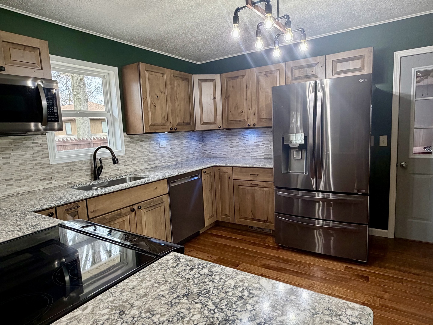 702 S Grant Street, Clinton, IL 61727