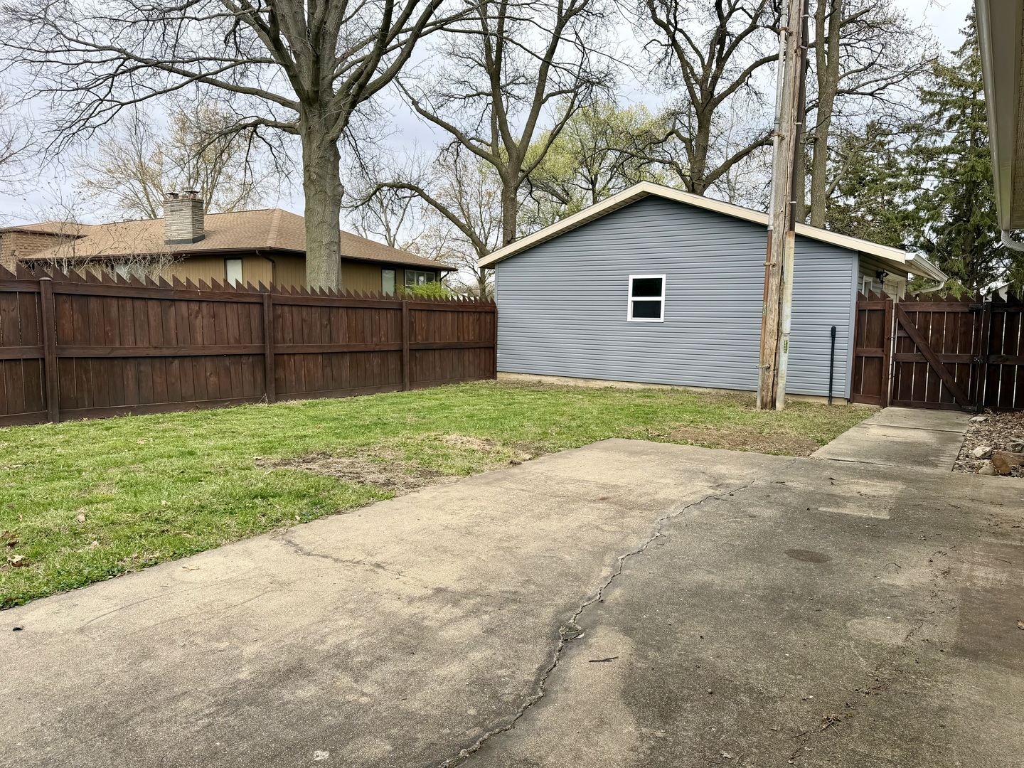 702 S Grant Street, Clinton, IL 61727