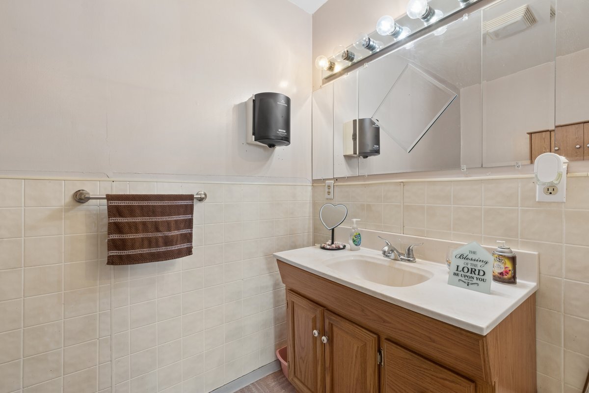 3412 W mclean Avenue, Chicago, IL 60647