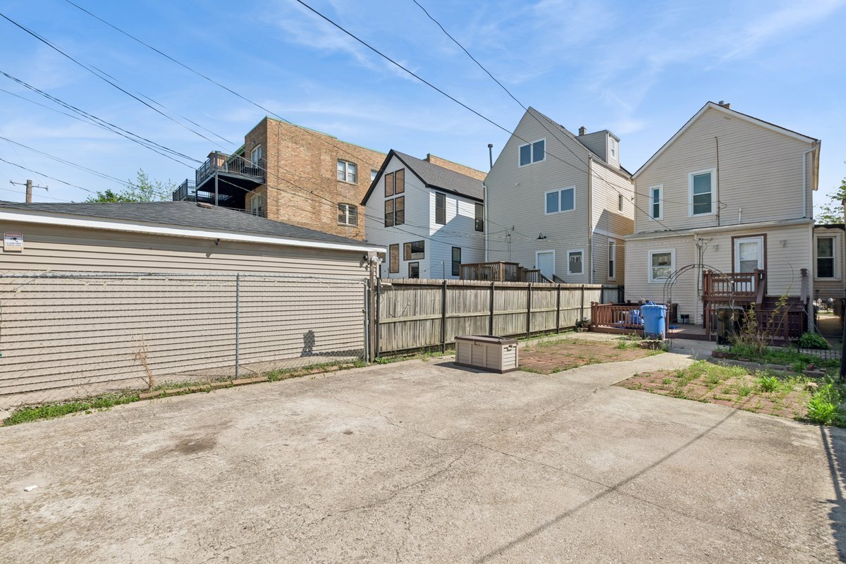 3412 W mclean Avenue, Chicago, IL 60647