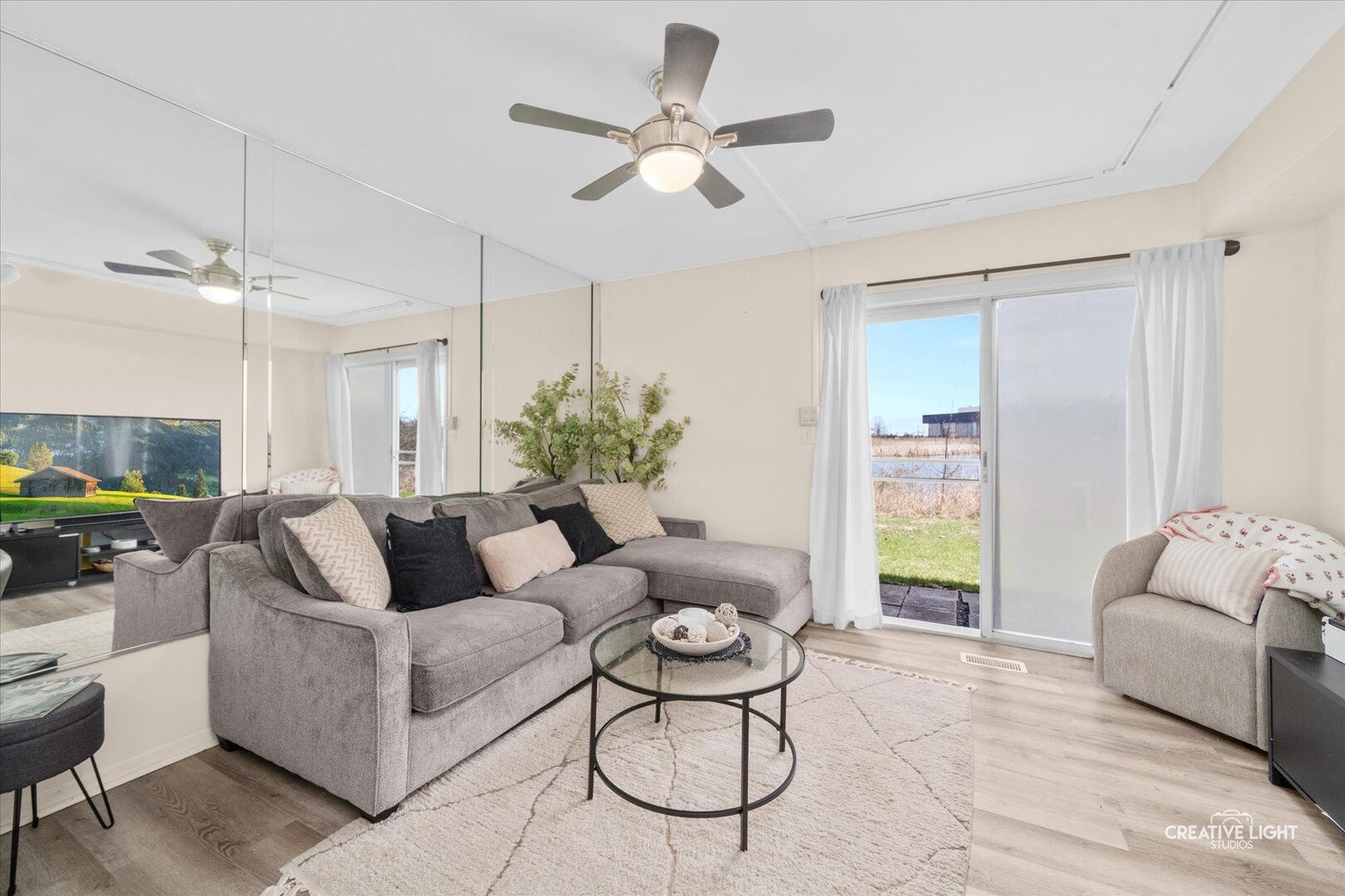 2437 Devonshire Court, Aurora, IL 60502