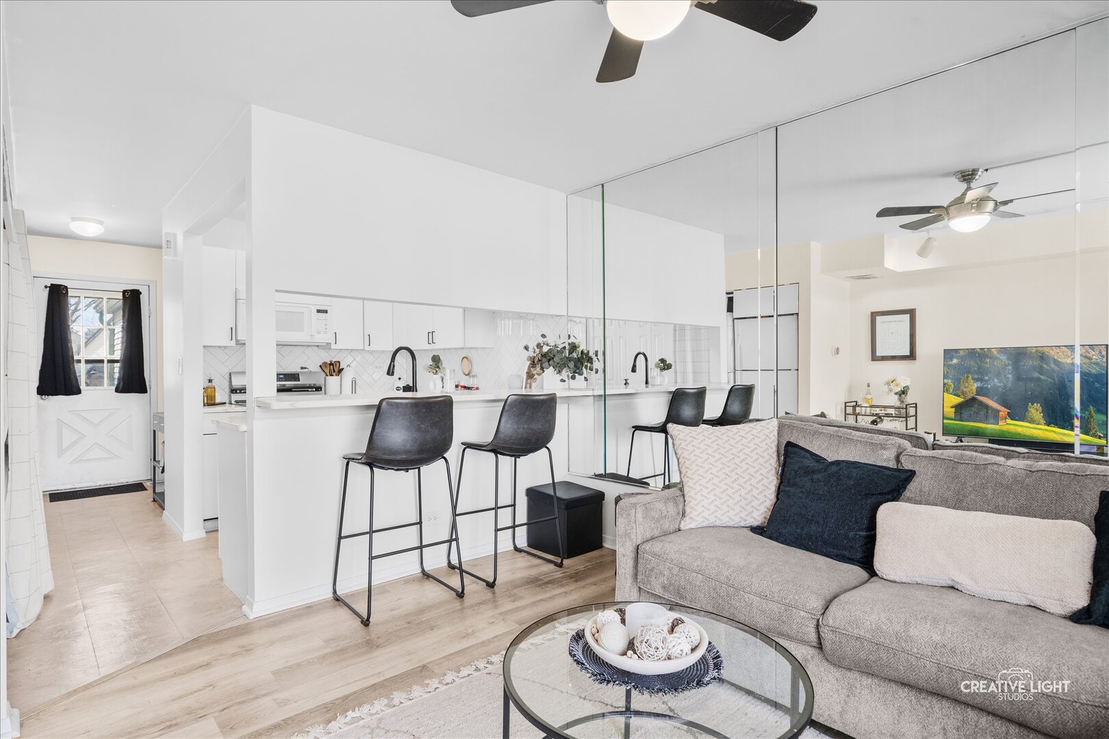 2437 Devonshire Court, Aurora, IL 60502