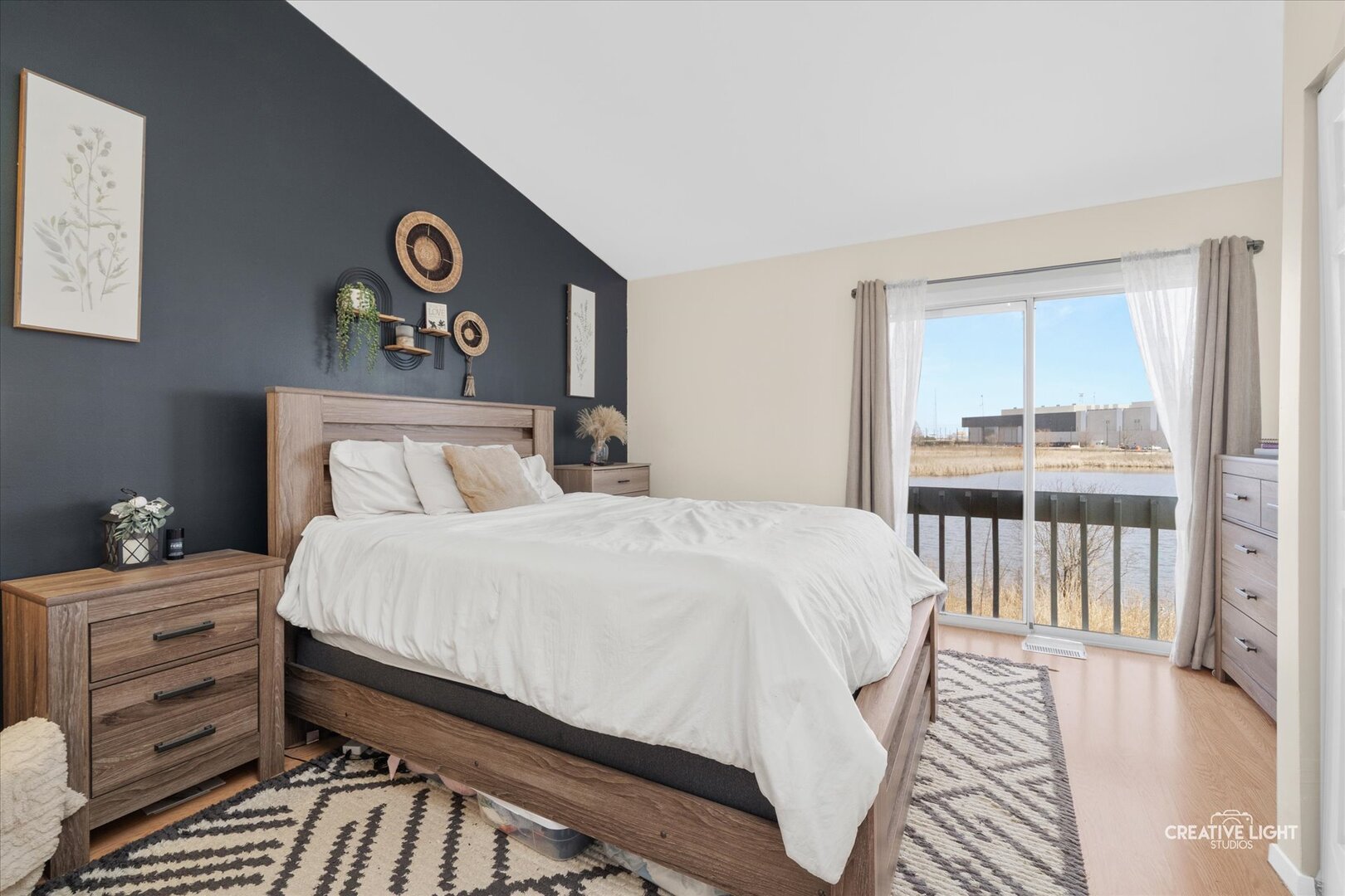 2437 Devonshire Court, Aurora, IL 60502