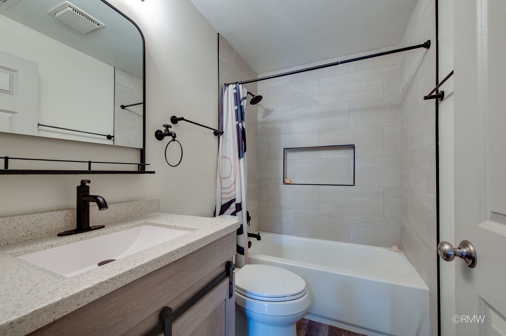 162 Braintree Drive, Bloomingdale, IL 60108