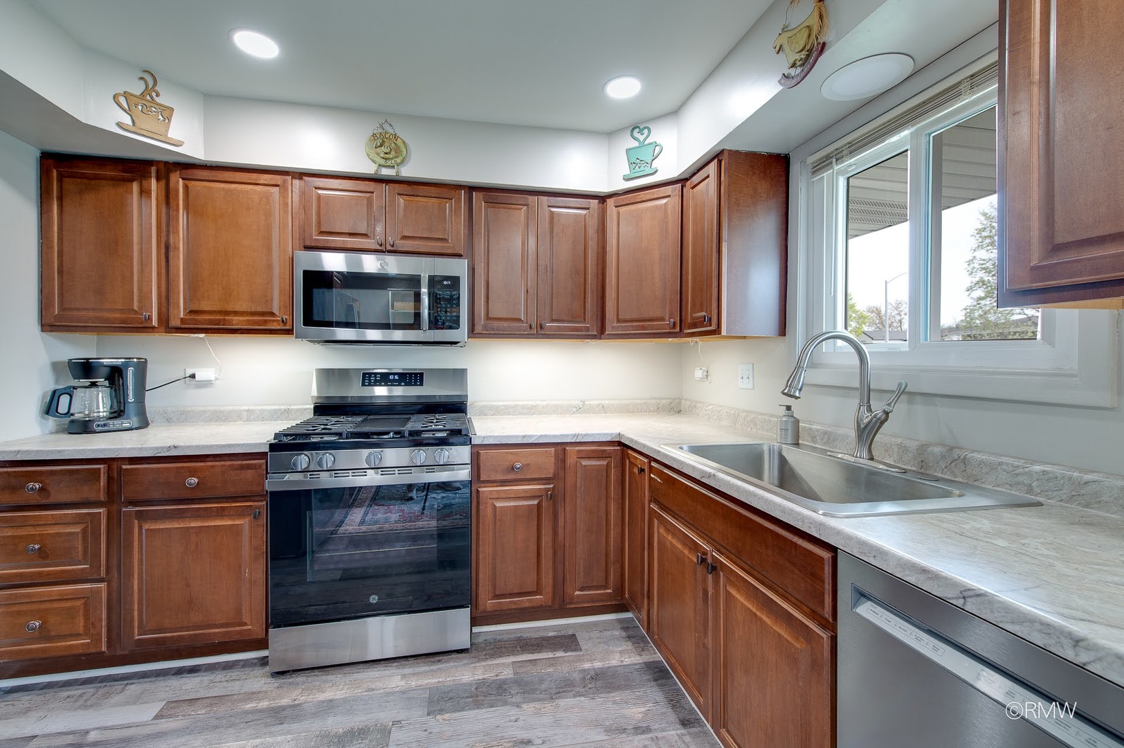 162 Braintree Drive, Bloomingdale, IL 60108