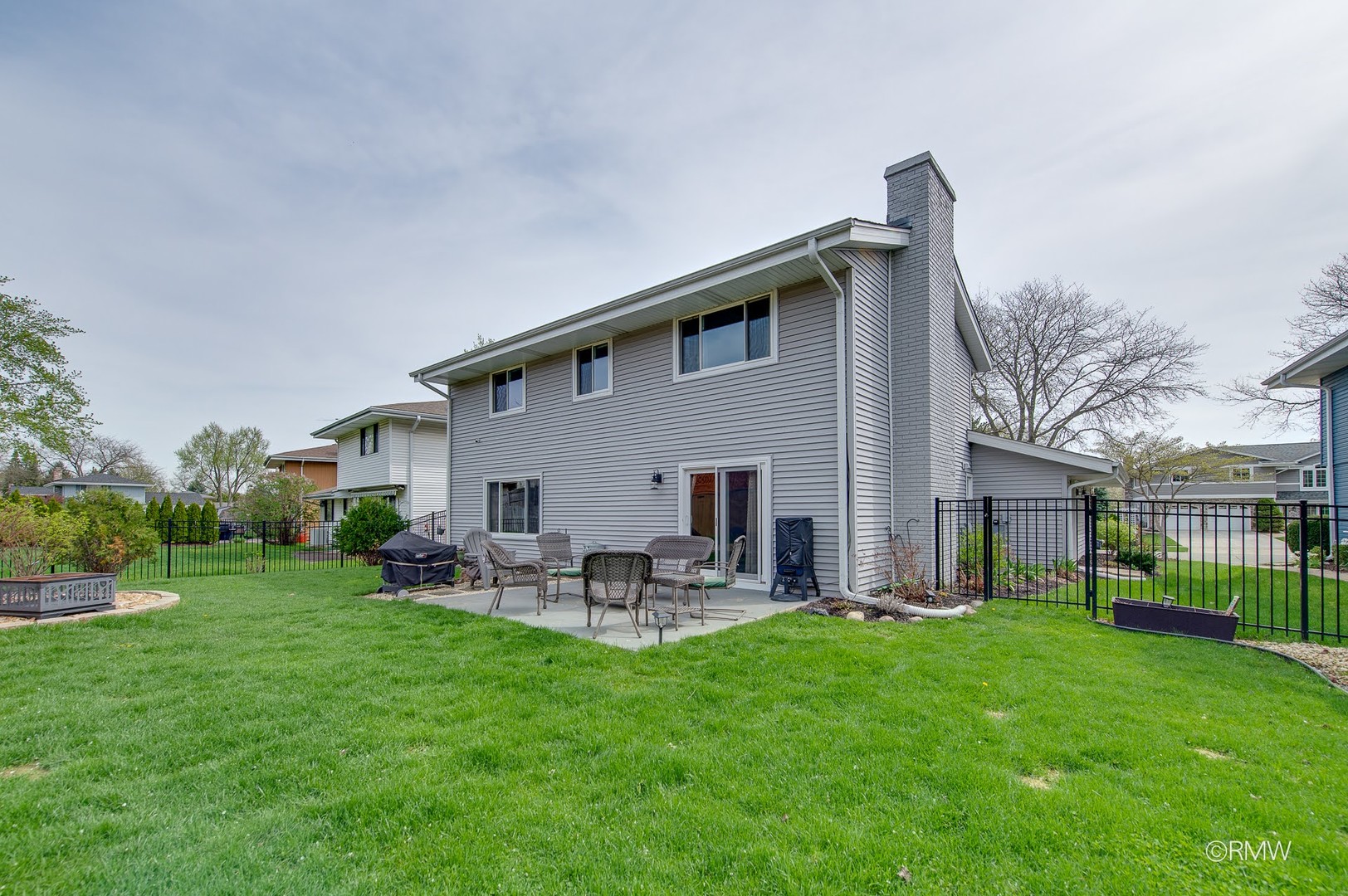 162 Braintree Drive, Bloomingdale, IL 60108