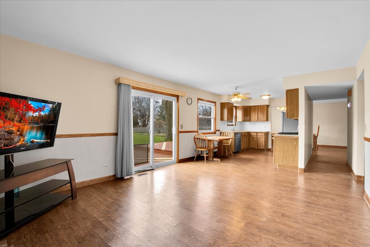 305 Abbey Lane, Vernon Hills, IL 60061