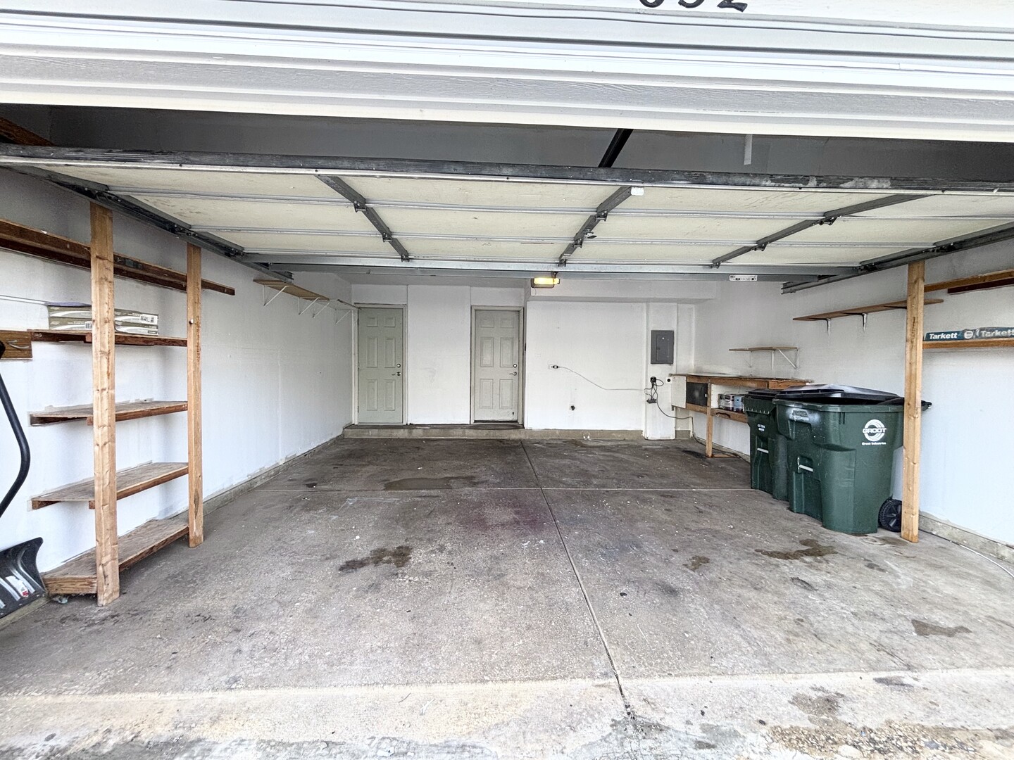 652 Lincoln Station Drive, Oswego, IL 60543