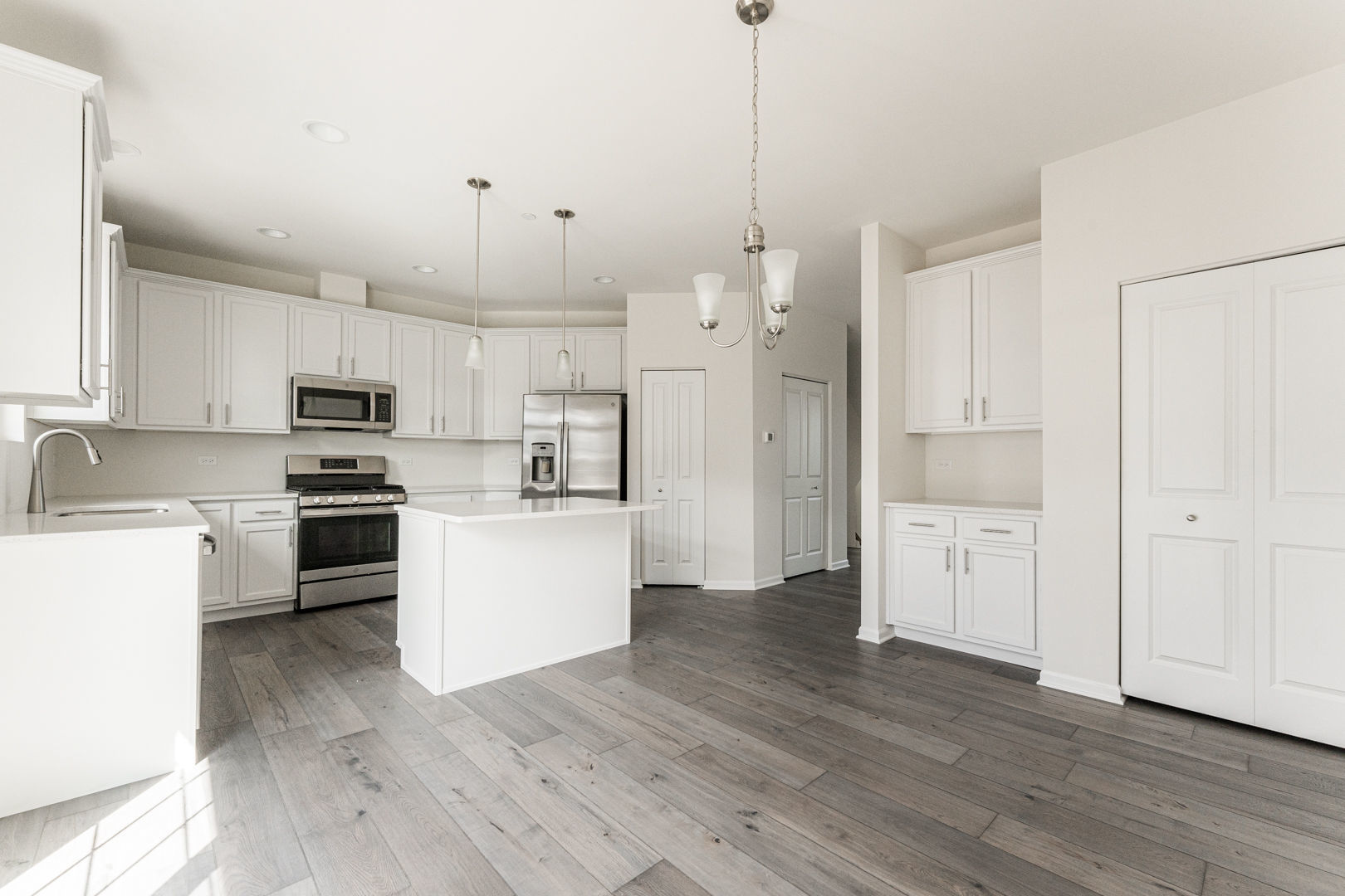 1944 Kingsley Circle, Northbrook, IL 60062