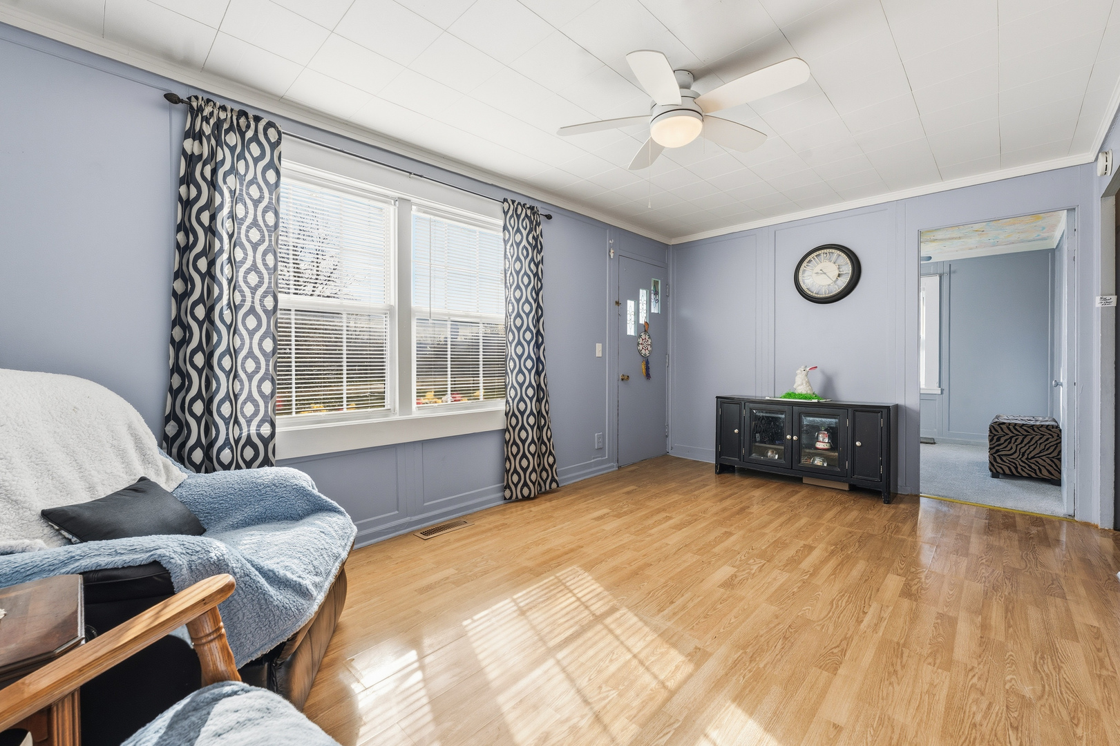 101 Oakleaf Road, Lake In The Hills, IL 60156