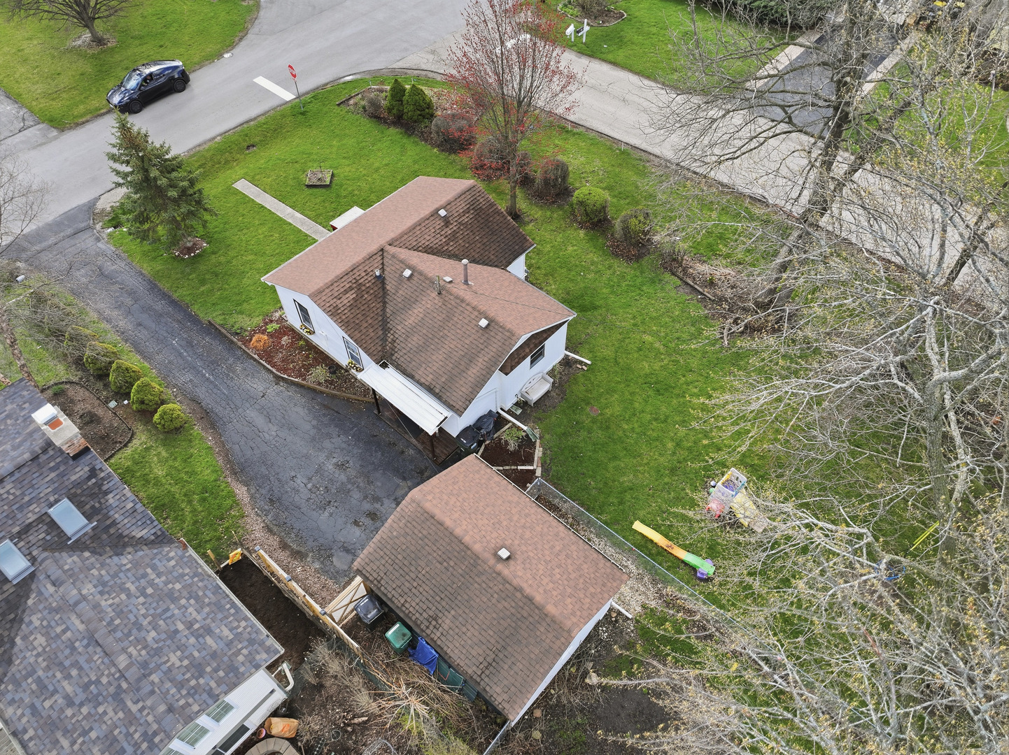 101 Oakleaf Road, Lake In The Hills, IL 60156