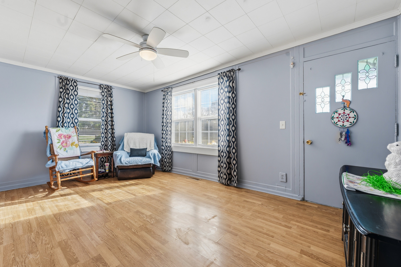 101 Oakleaf Road, Lake In The Hills, IL 60156