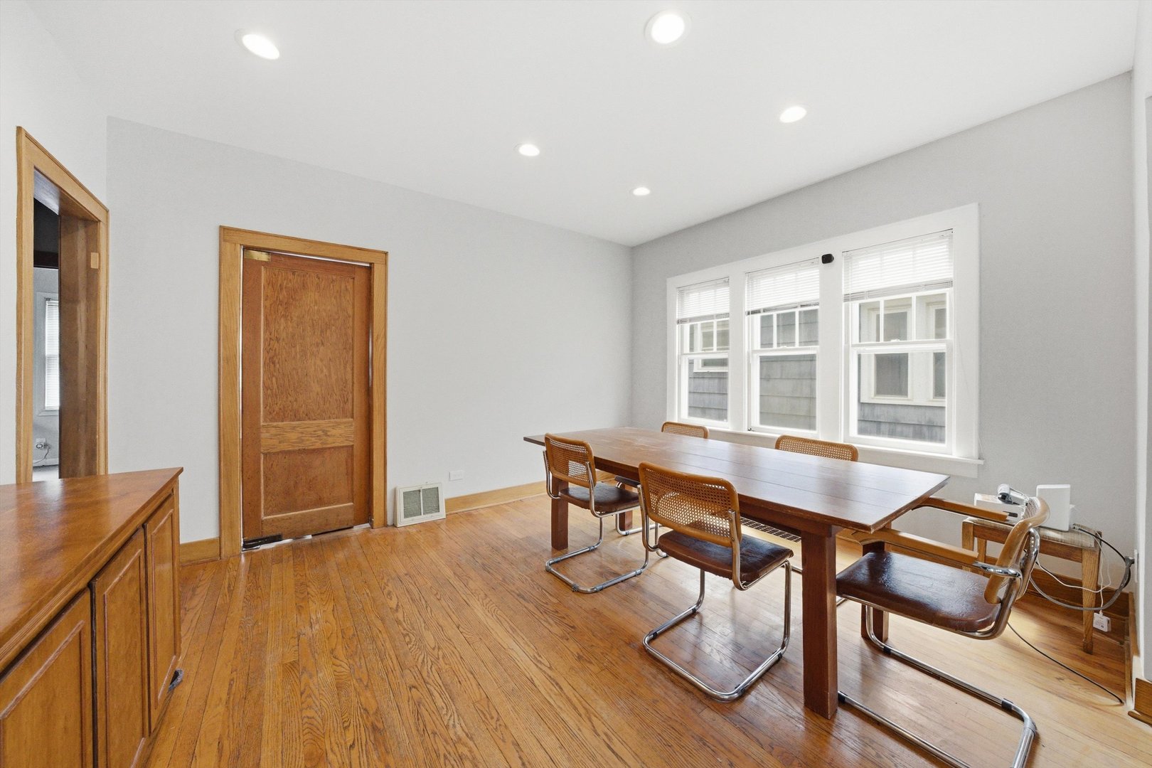 211 Waltham Street, Calumet City, IL 60409