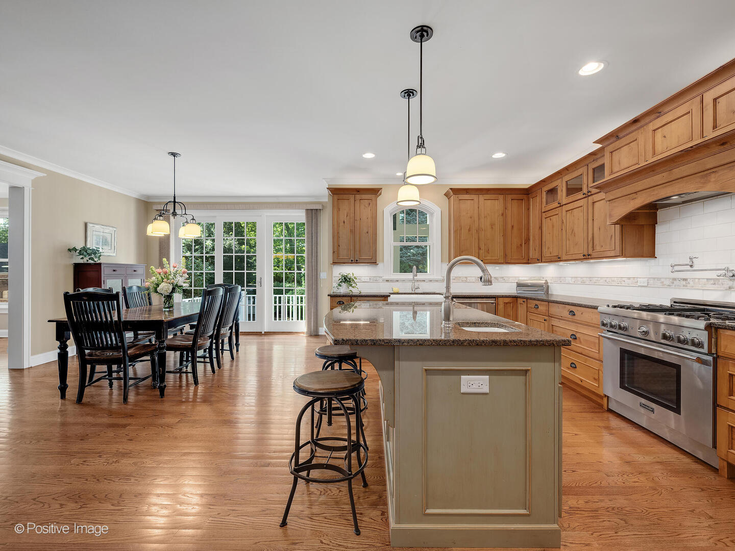 610 S WASHINGTON Street, Elmhurst, IL 60126