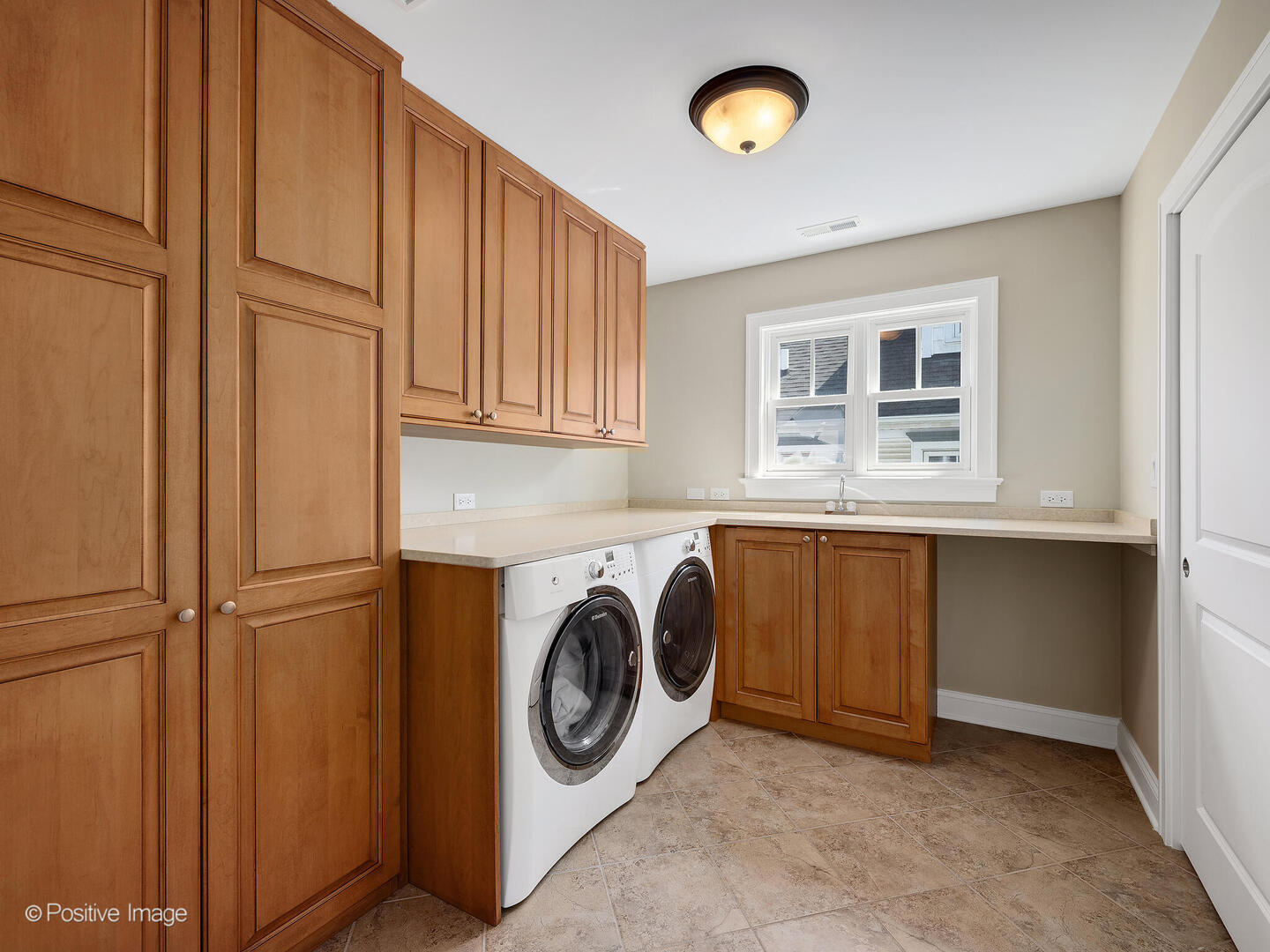 610 S WASHINGTON Street, Elmhurst, IL 60126