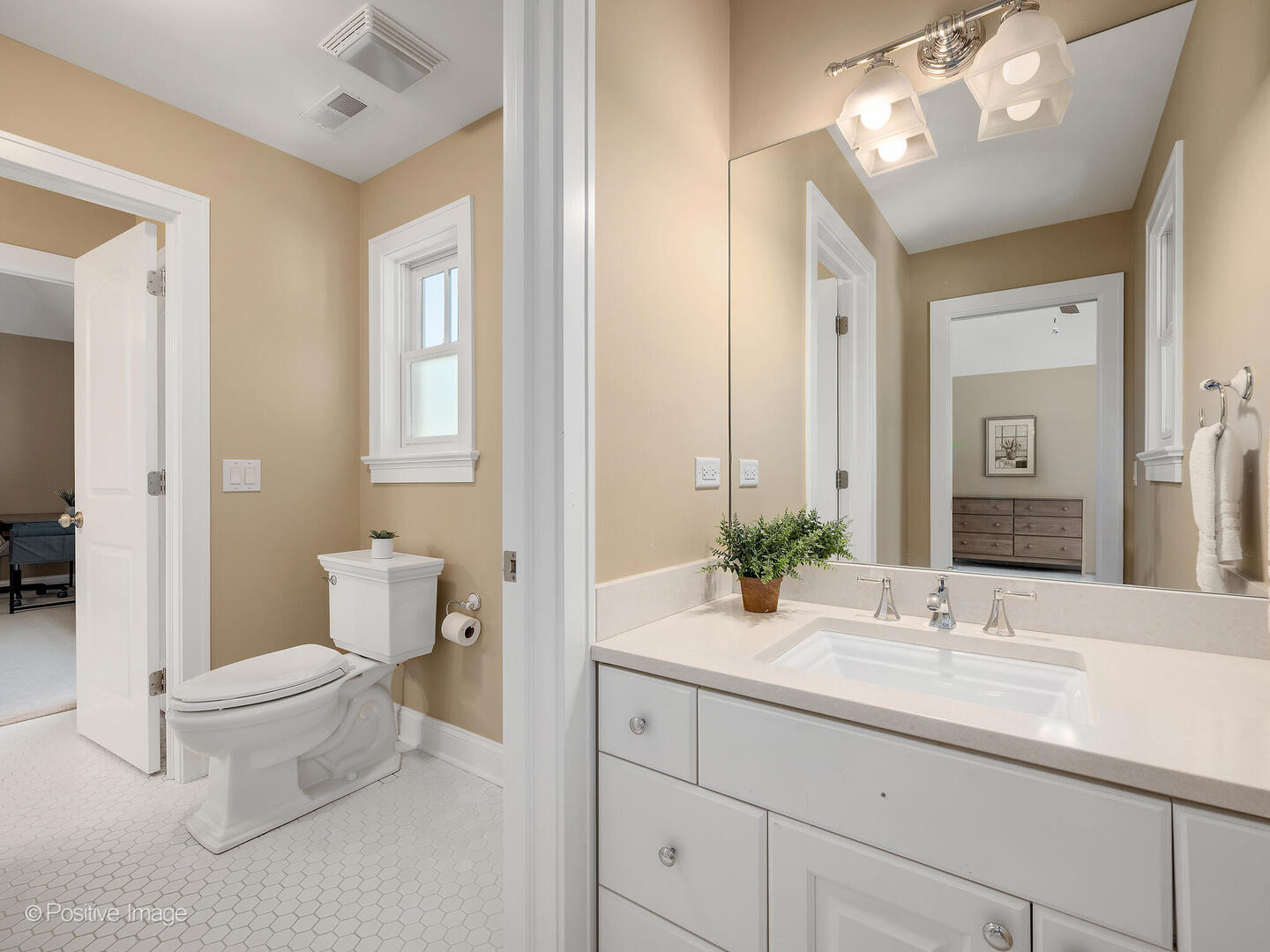 610 S WASHINGTON Street, Elmhurst, IL 60126