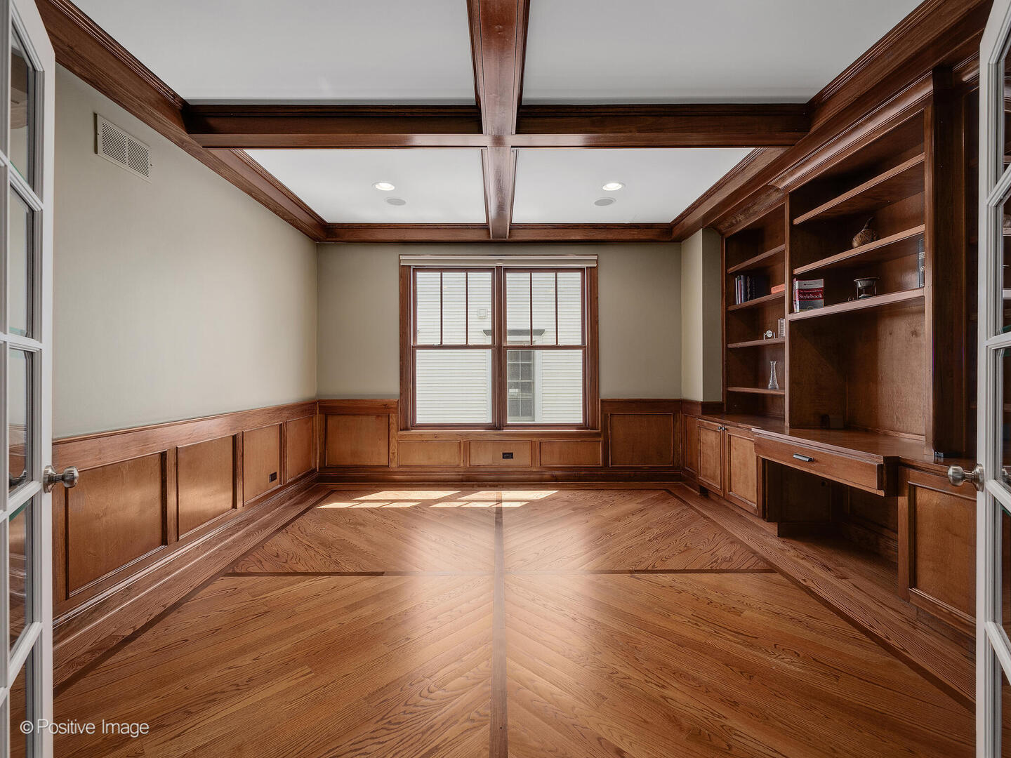 610 S WASHINGTON Street, Elmhurst, IL 60126