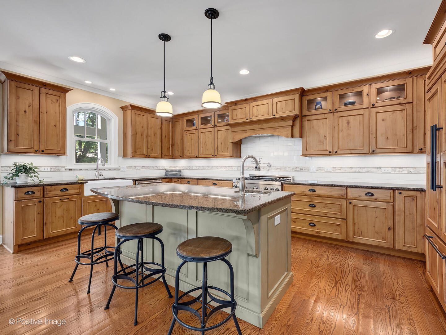 610 S WASHINGTON Street, Elmhurst, IL 60126