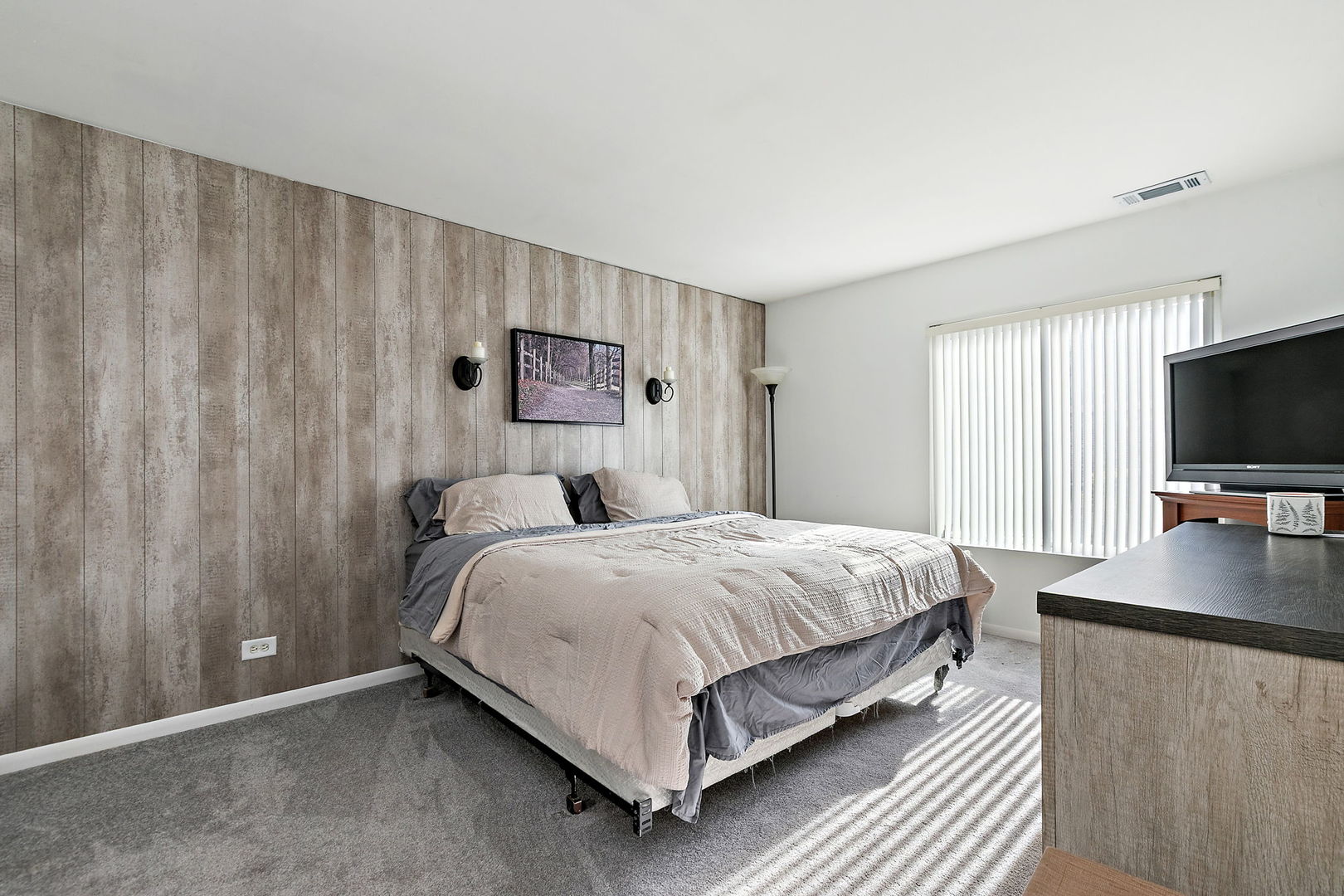 712 Tipperary Court #2B, Schaumburg, IL 60193