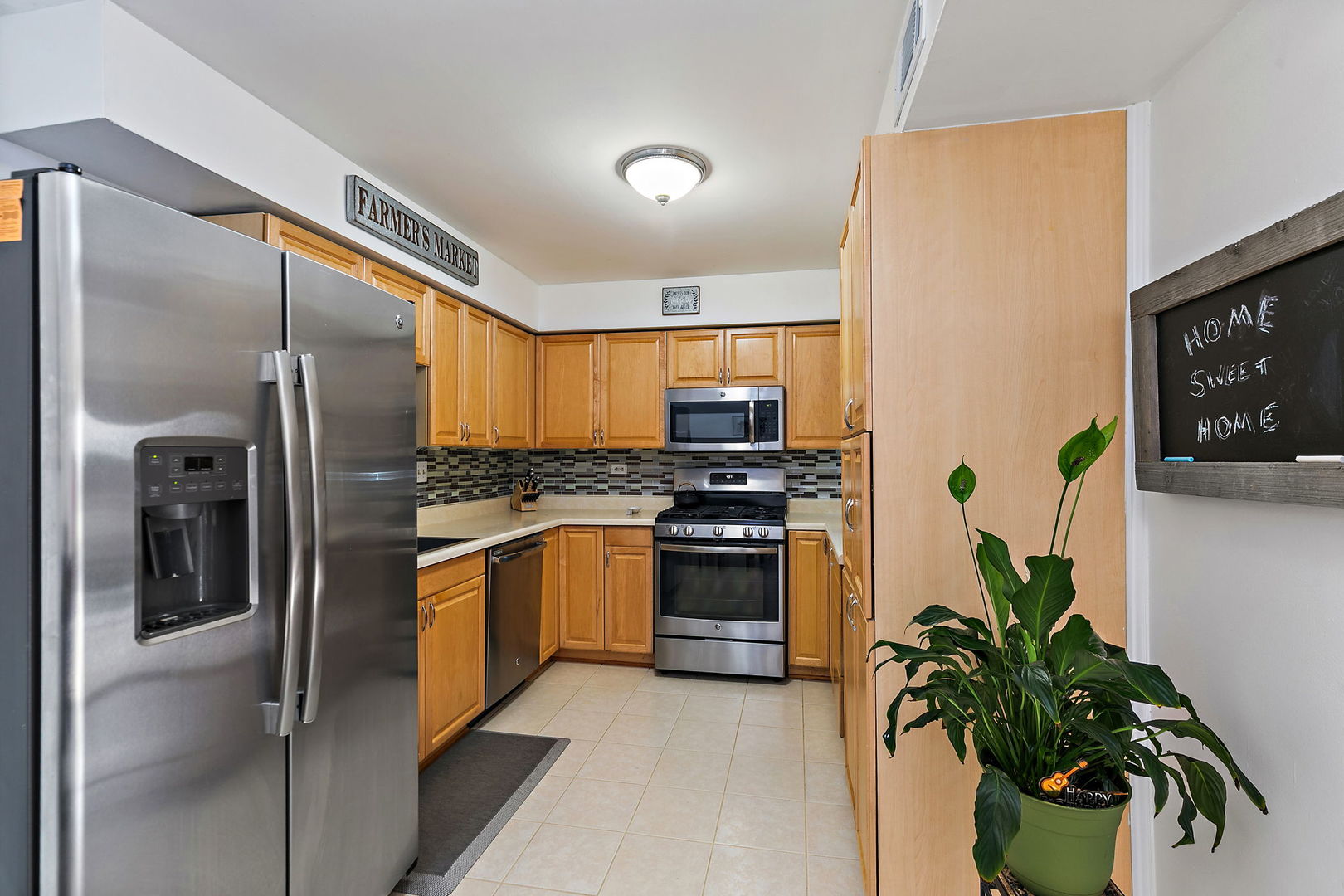 712 Tipperary Court #2B, Schaumburg, IL 60193